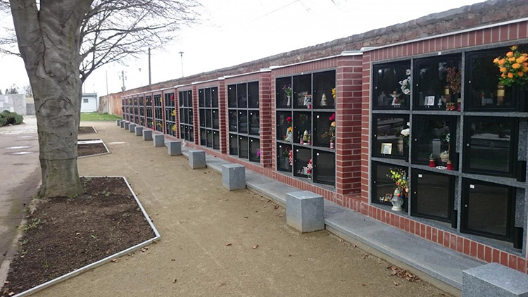 Letos se na hlavním hřbitově vybuduje dalších 90 urnových míst