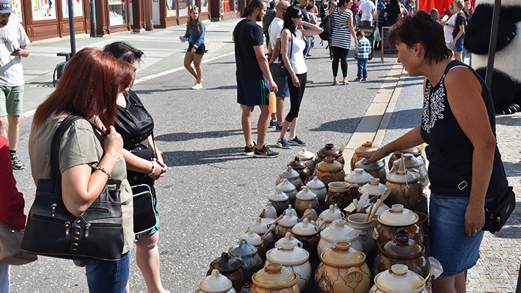 Stánky na hodech už jen na náměstí T. G. Masaryka