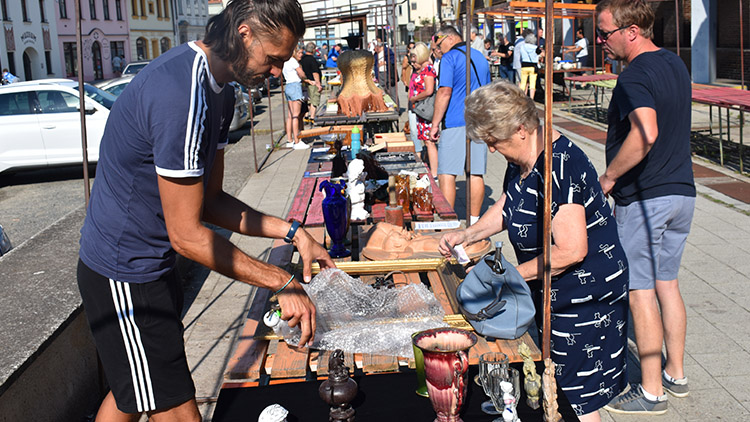 Letošní třetí „blešák“  přilákal nové prodejce