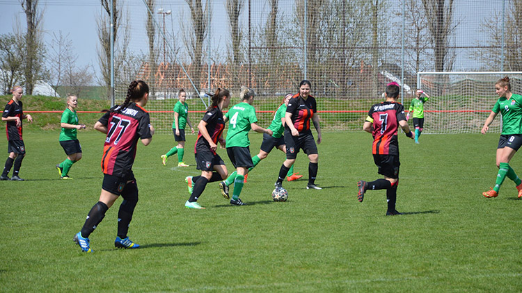 Ženy bojovaly, velké bodové hody se ale nekonaly