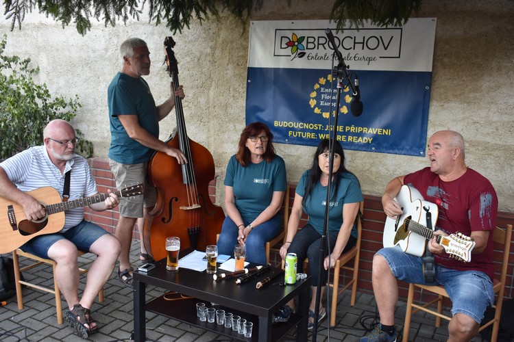 Z Dobrochova rovnou k Balatonu