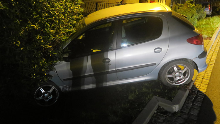 Popíjel na zábavě, pak „ukradl“ auto