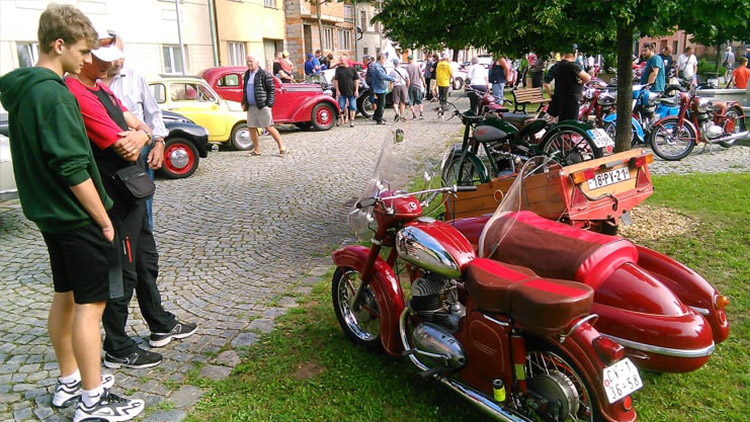 Koráby silnic v akci