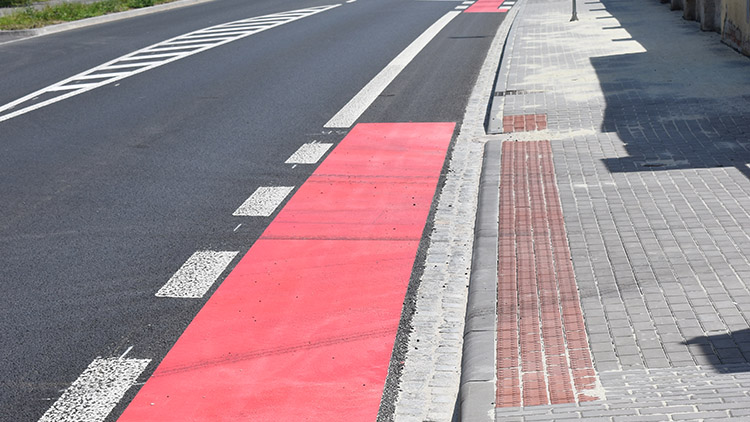 Co znamenají červené pruhy na Vrahovické?