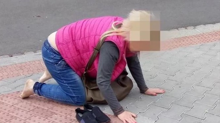 Opilá žena putovala z kempu na záchytku