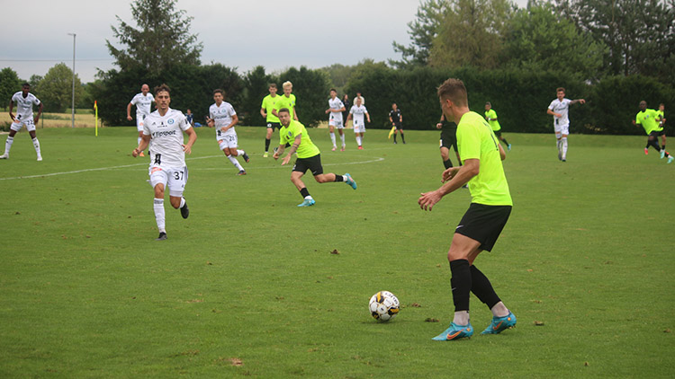 Ve Slatinicích diváci branku neviděli