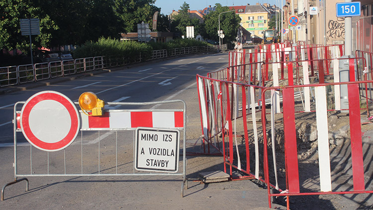 Semafory, které brzdí dopravu