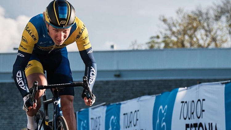 Cyklisté se ukázali: Richard Holec pátý v etapě  ve Francii, Gruber byl v úniku na Tour of Estonia