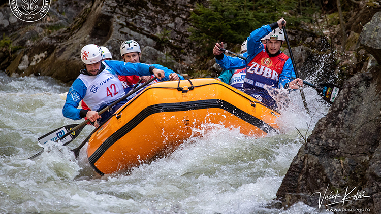 Raft team Tomi-Remont Prostějov pořádal MČR  ve sjezdu, z Labské soutěsky vylovil šest medailí