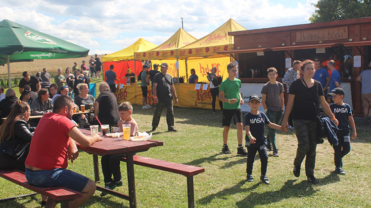 Festivalu v Bousíně vládla  i Nachmelená opice 