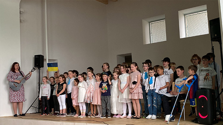 Paráda ve Vřesovicích! Ze zchátralé  orlovny je krásná tělocvična