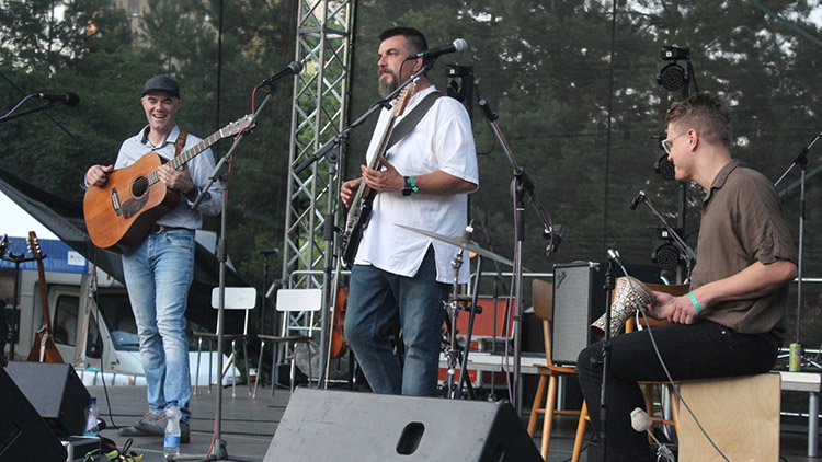 Hudební festival rozparádil po pauze autokemp Žralok