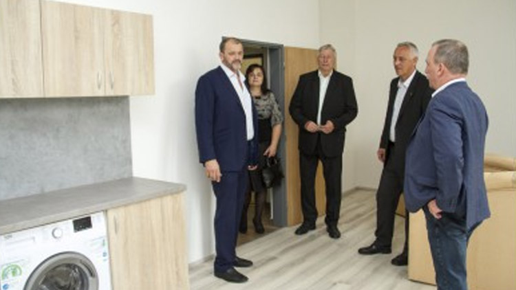 Sociální byty i opravená silnice. V Plinkoutě se investice daří