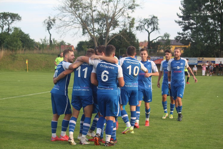 Premiéra vyšla. Vyrovnaný poločas, pak dominance Čechovic