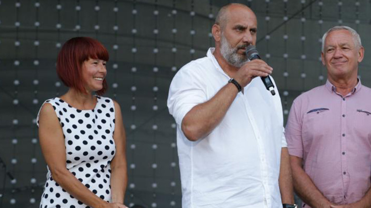 „Sáhla jsem si na Jandovu kytaru,“  cítí se v sedmém nebi Milada Sokolová