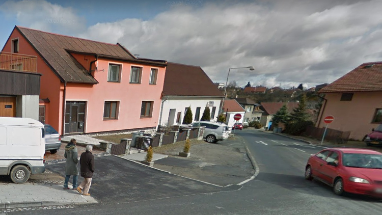 Opravu kříže zaplatil sponzor