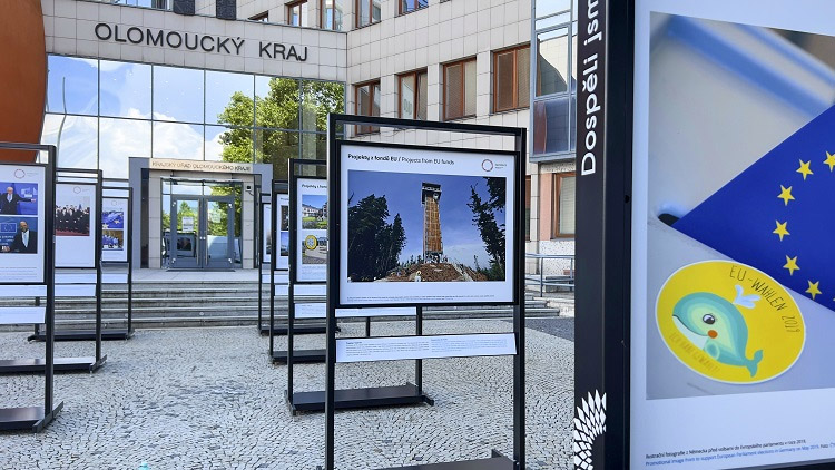 Česká republika v EU. Zásadní okamžiky připomíná putovní výstava