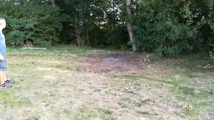 Návštěvník, nebo vandal? U Hloučely úřadovali nepořádníci