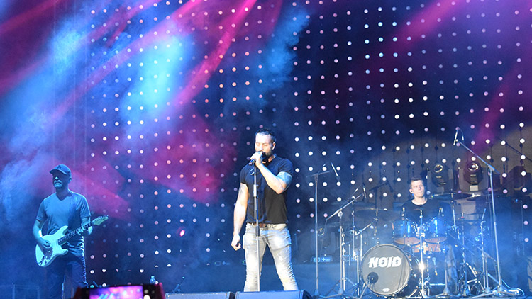 AKTUALIZOVÁNO: Václav Noid Bárta  předvedl skvělou show  i svůj pěvecký rozsah