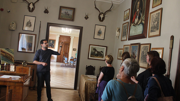 Speciální prohlídky zámku pod Kosířem vedly mezi netopýry