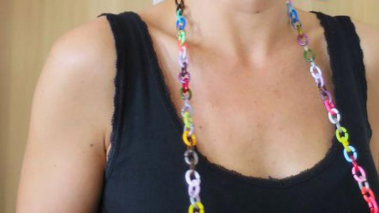 Ověšená „céčky“