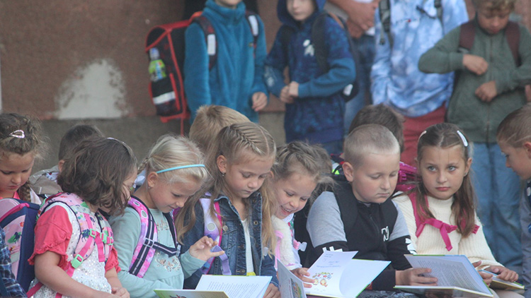 V Určicích přivítali 32 nových prvňáčků