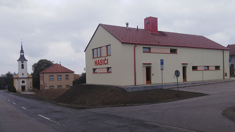 Hasiči z Vícova se už zabydlují v nové zbrojnici