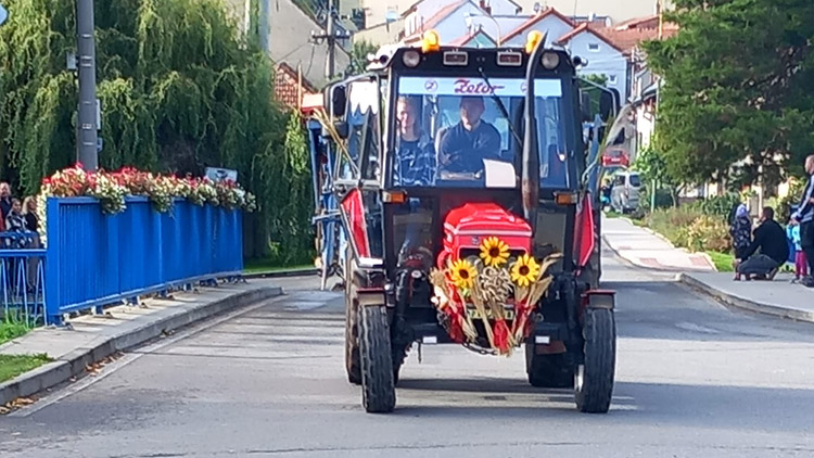 V Otaslavicích  proběhly hody  opět ve velkém