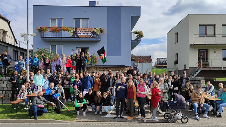 Originální Burčákový pochod  prošel Pivínem