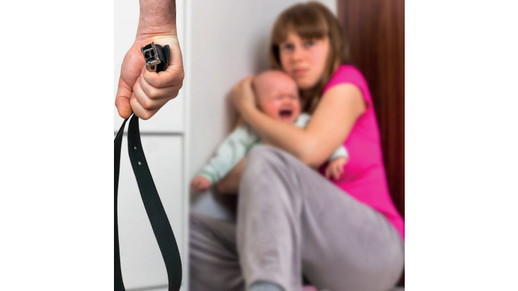 Miminko málem umořili hladem