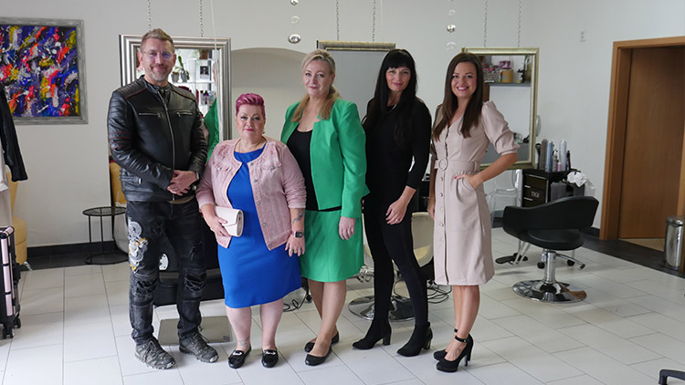 Jindřiška Třísková už vypadá jako manažerka a zářila na hony daleko