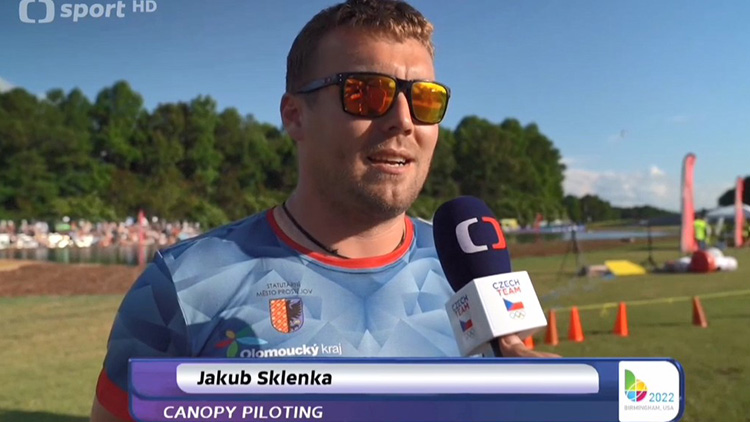Prostějovský parašutista Jakub Sklenka přivezl ČESKÝ REKORD z MS v USA v canopy piloting