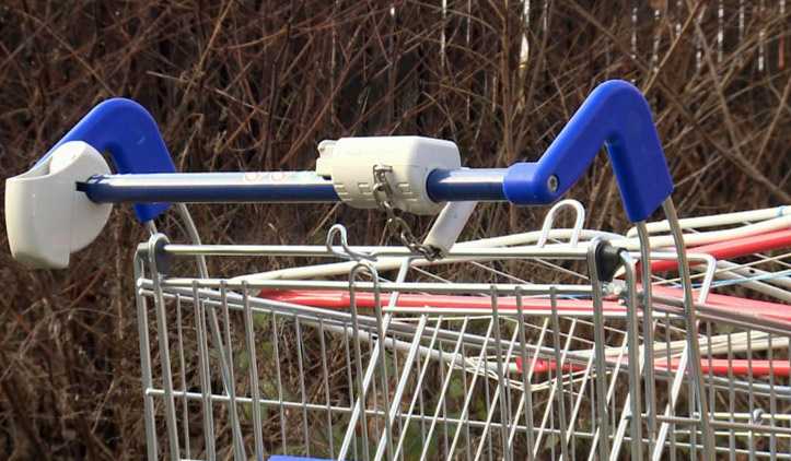 Nákupní košíky končí u nádraží