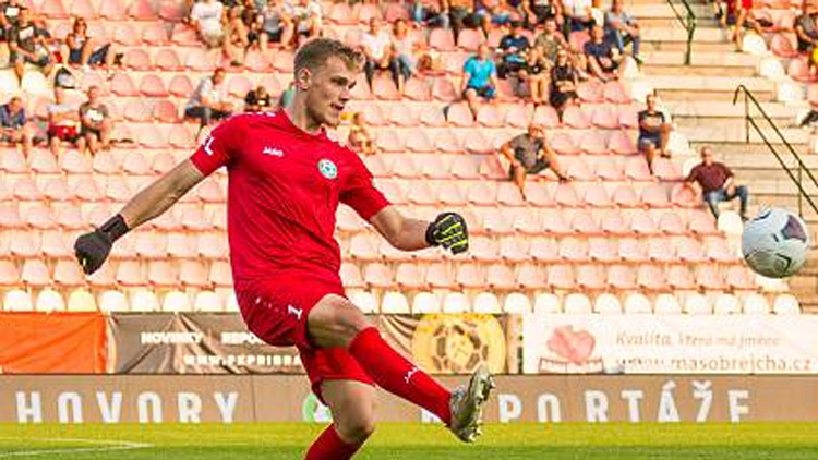 Hráčem října zvolen  Melichar, trenérem Kronďák