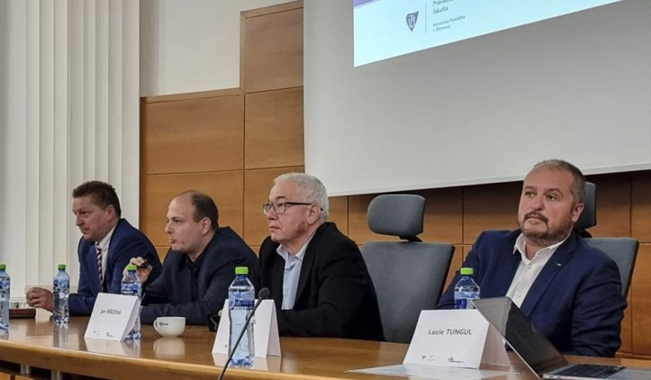 Studenti debatovali s odborníky o fungování a přínosech Evropské unie