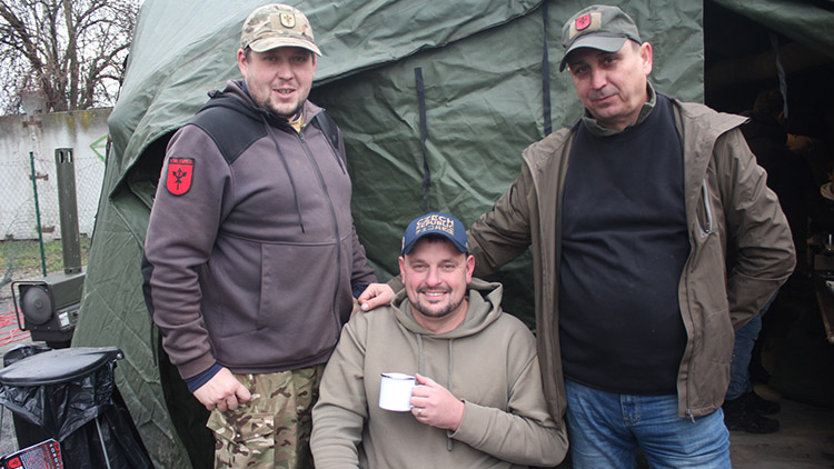 Den veteránů pomáhal, ale i bavil