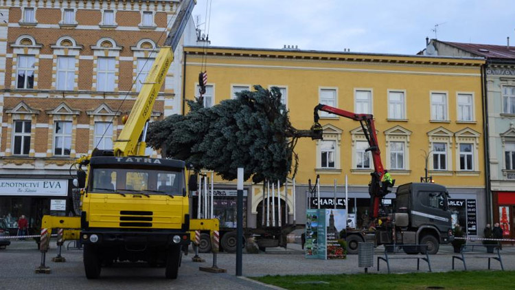  Vánoční strom dorazil do centra města