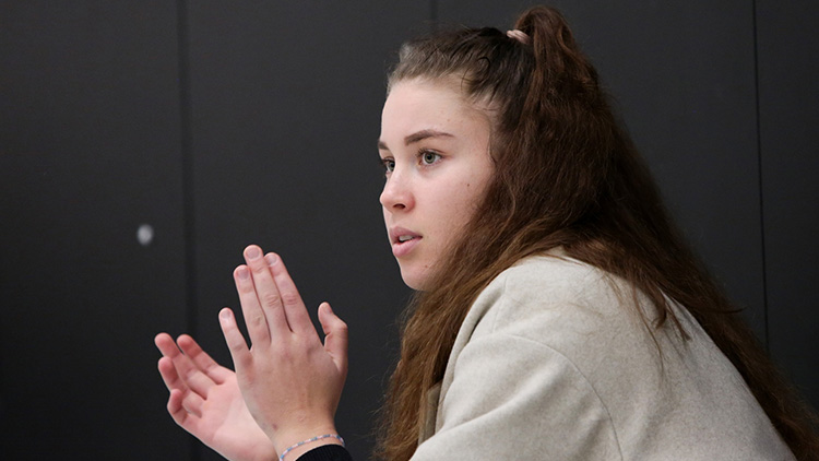 Karin Šunderlíková se přijela ukázat do Prostějova, sledovala derby s Olomoucí a zatím se uzdravuje dobře