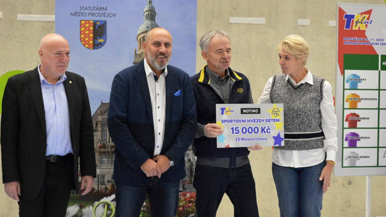 Účastníky akce „Sportovní hvězdy dětem“ pozdravil primátor František Jura
