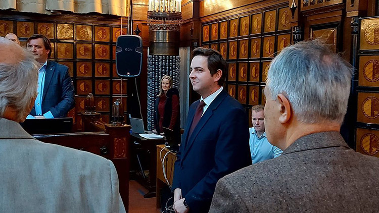 Zastupitelstvo rozdělil názor na dotace a nástřiky