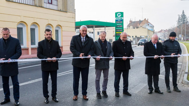 Kraj otevřel další opravenou silnici