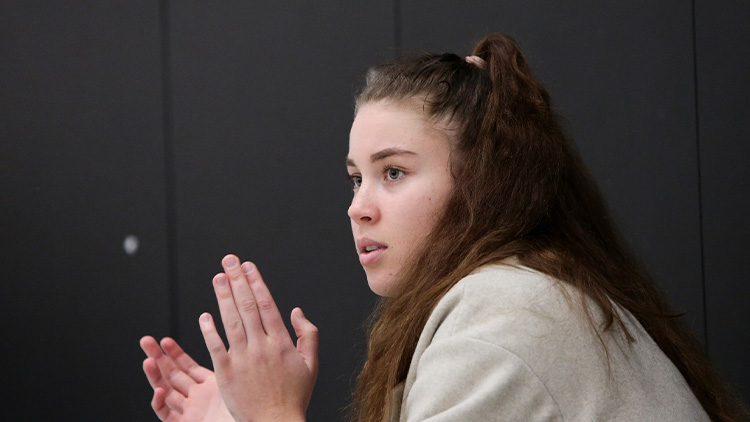 Karin Šunderlíková se přijela ukázat do Prostějova,  sledovala derby s Olomoucí a zatím se uzdravuje dobře