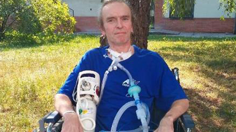 Na Davida Hepnara se vybralo skoro  půl milionu, střecha se už staví