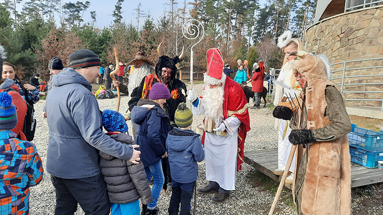 Za Mikulášem na Kosíř vážili cestu malí i velcí
