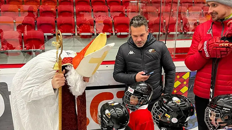 Mikuláš se předvedl i na bruslích!