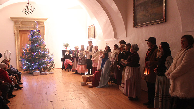 Na plumlovském zámku putovali kouzelným adventem