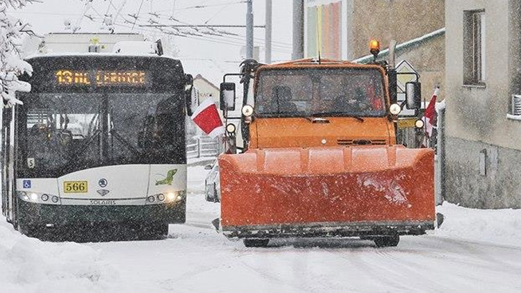 Sněhová nadílka  zkomplikovala  hromadnou dopravu