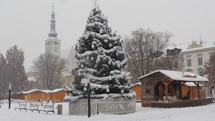Prostějov zasypal sníh. Nadšení dětí přebil snad je hněv řidičů