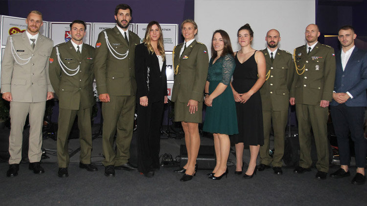 V anketě o nejlepší armádní sportovce ČR byli oceněni i parašutisté Dukly Prostějov