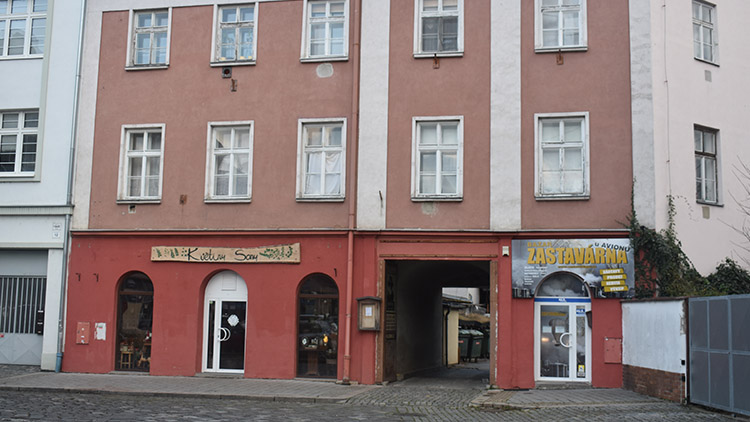 Exmajitelka Casusu: „Za bitkami  na náměstí stáli hlavně  cikáni z Újezdu“